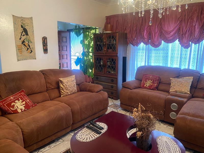 6 Bedroom Property for Sale in Komani Park Eastern Cape